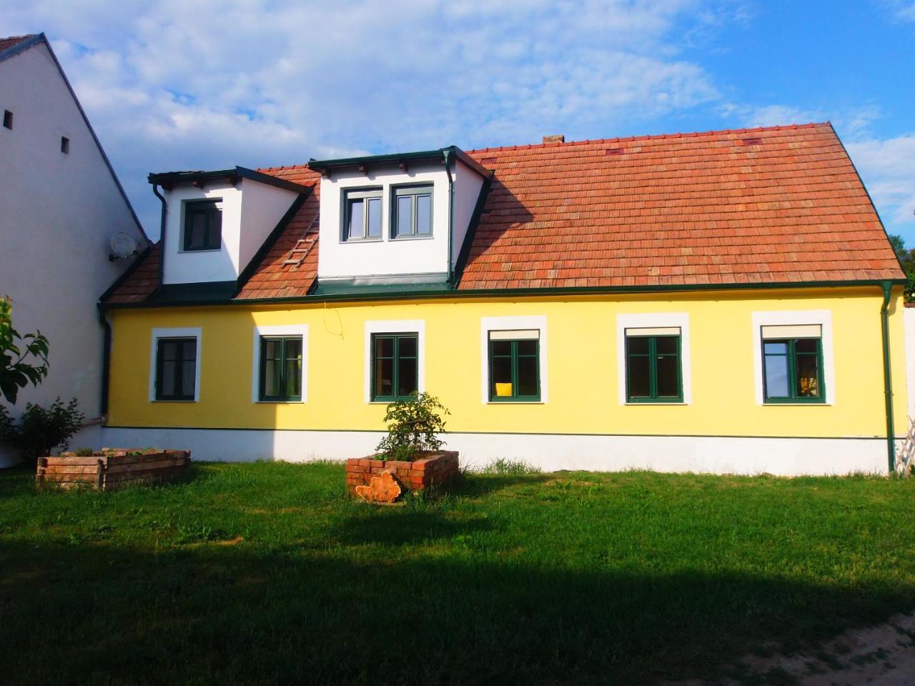 Gaestehaus Weinviertel - Niederoesterreich Siebenhirten Exterior photo